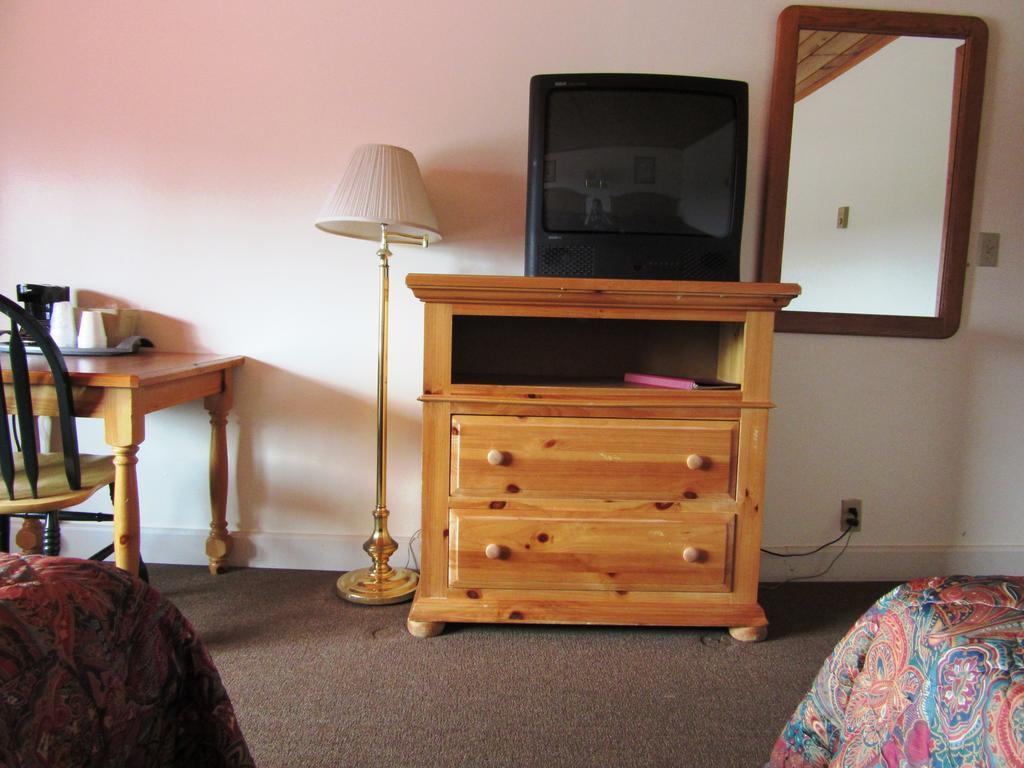 Travelers Lodge West Yellowstone Phòng bức ảnh