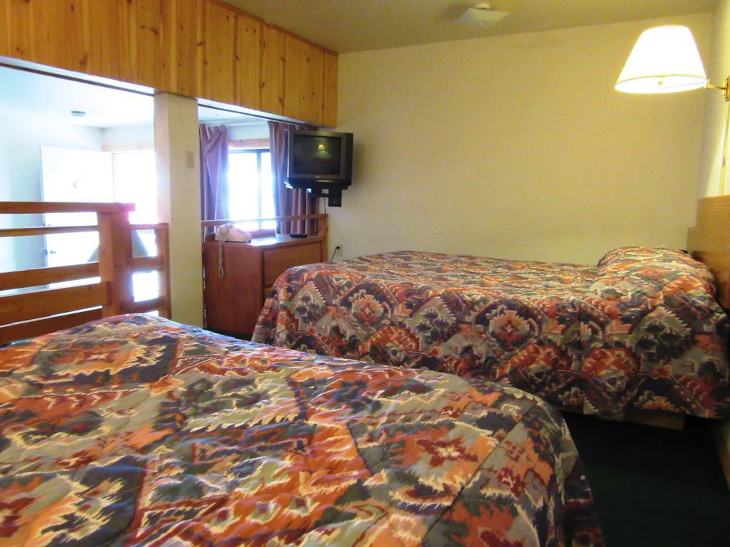 Travelers Lodge West Yellowstone Ngoại thất bức ảnh