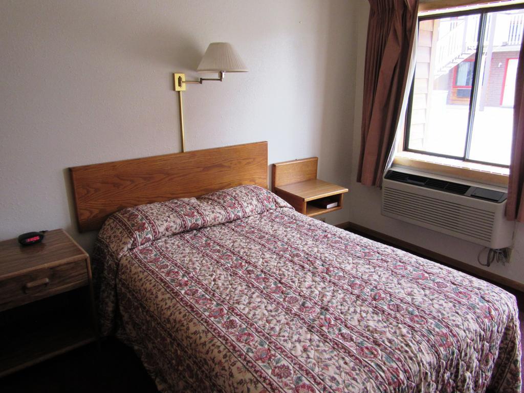 Travelers Lodge West Yellowstone Phòng bức ảnh