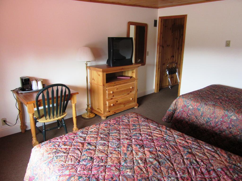Travelers Lodge West Yellowstone Phòng bức ảnh