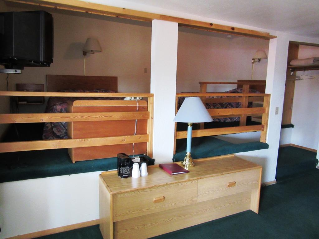 Travelers Lodge West Yellowstone Phòng bức ảnh