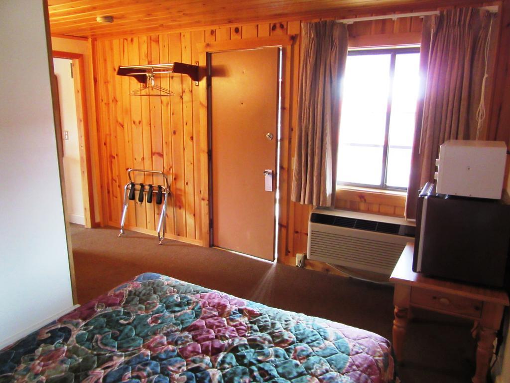 Travelers Lodge West Yellowstone Ngoại thất bức ảnh