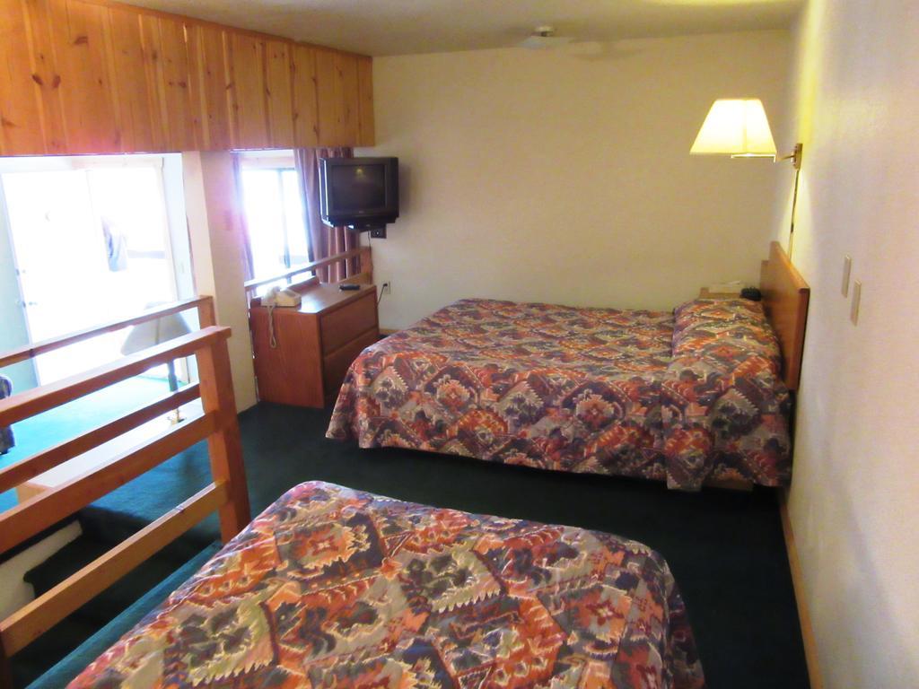 Travelers Lodge West Yellowstone Phòng bức ảnh